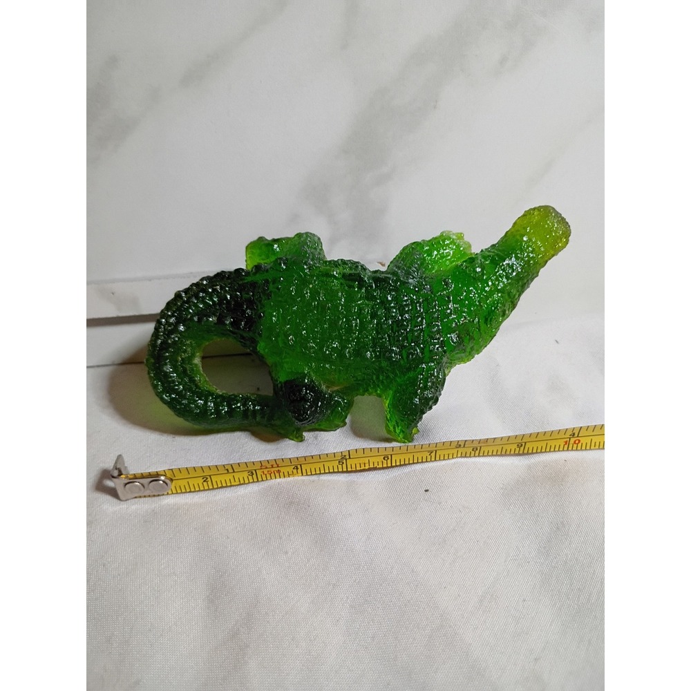 Vintage NEO Green Crushed Glass Alligator Night Light Gator Plug In Lamp USA